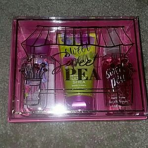 Sweet Pea (Bath & Body works)
